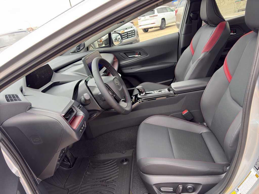 2026 Toyota Prius Plug-in Hybrid XSE Premium - Photo 9