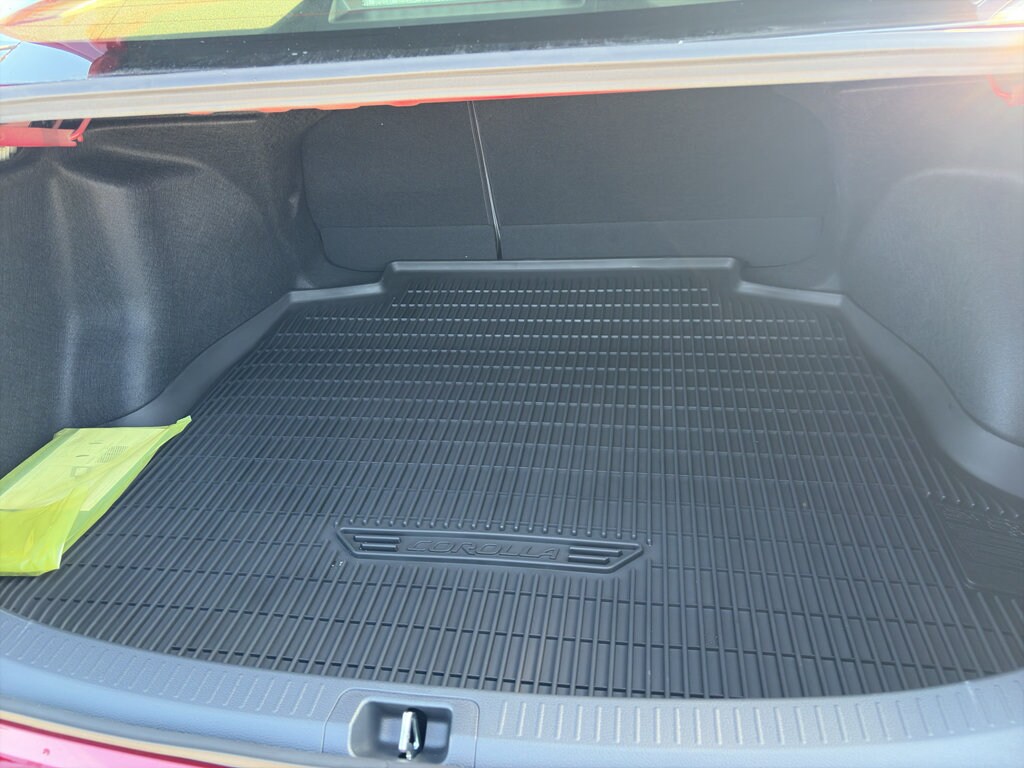 2026 Toyota Corolla SE - Photo 11
