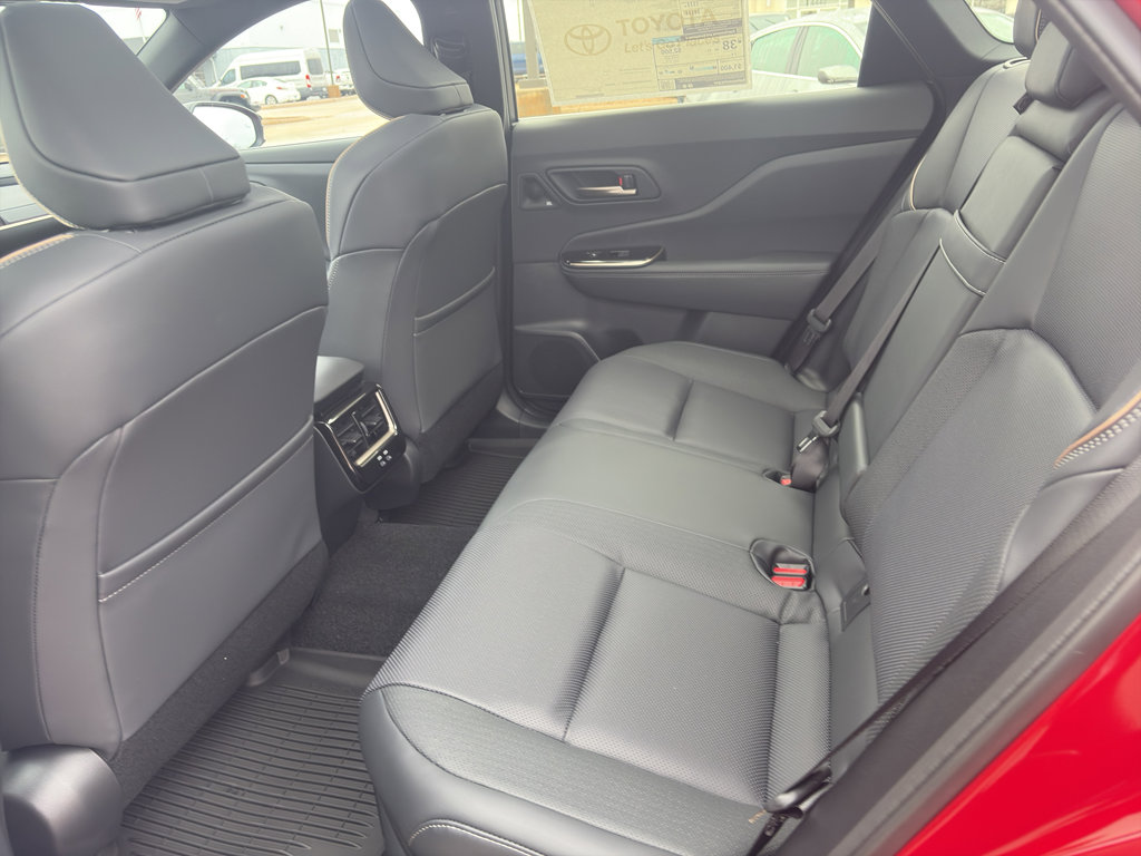 2025 Toyota Crown Signia Limited - Photo 9