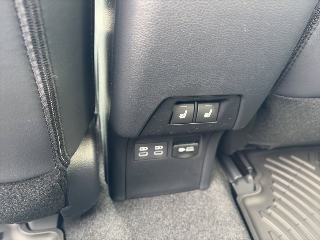 2026 Toyota Prius Plug-in Hybrid XSE Premium - Photo 11