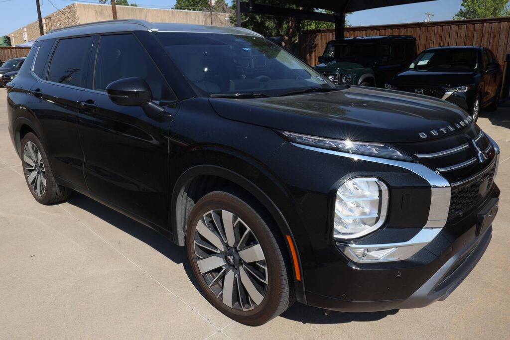 Used 2025 Mitsubishi Outlander Platinum Edition SUV