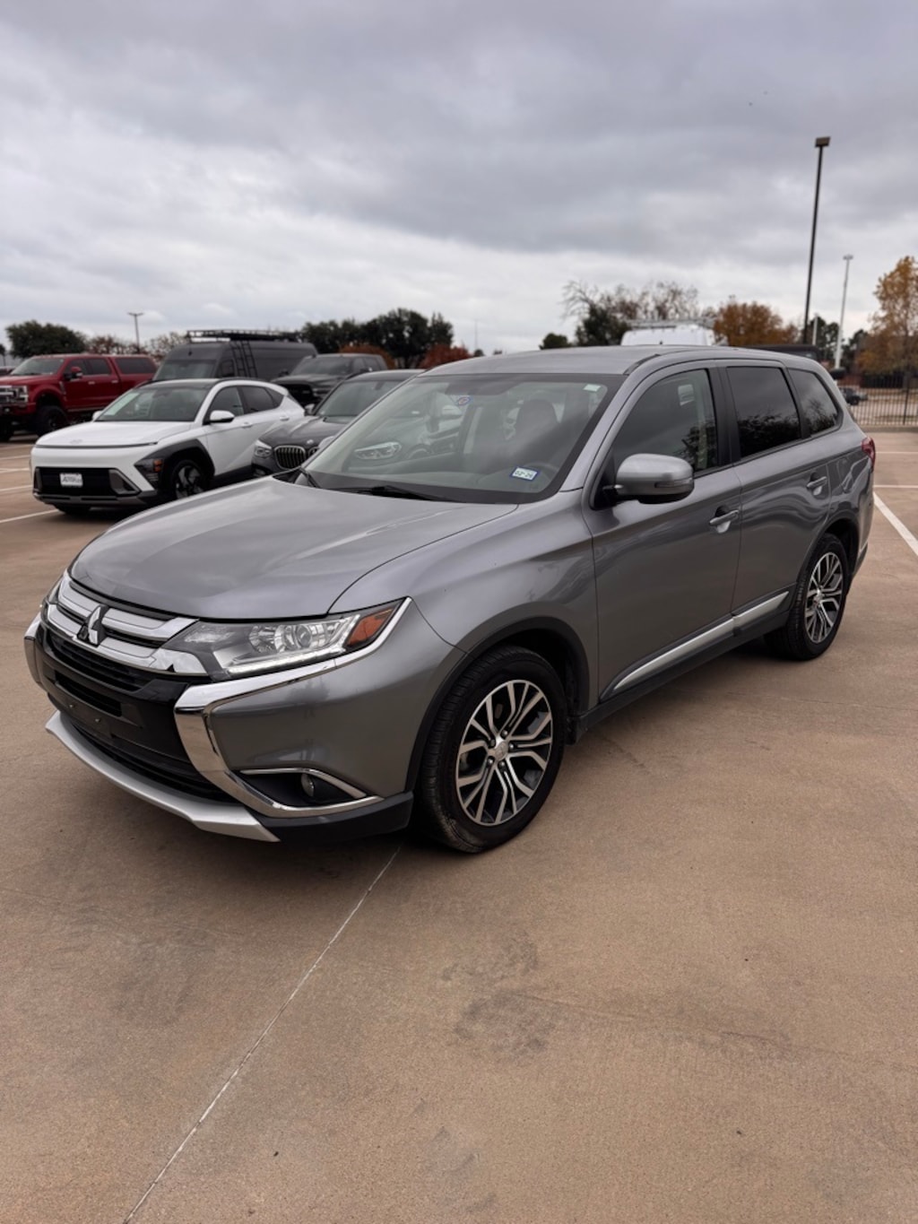 Used 2018 Mitsubishi Outlander SE SUV