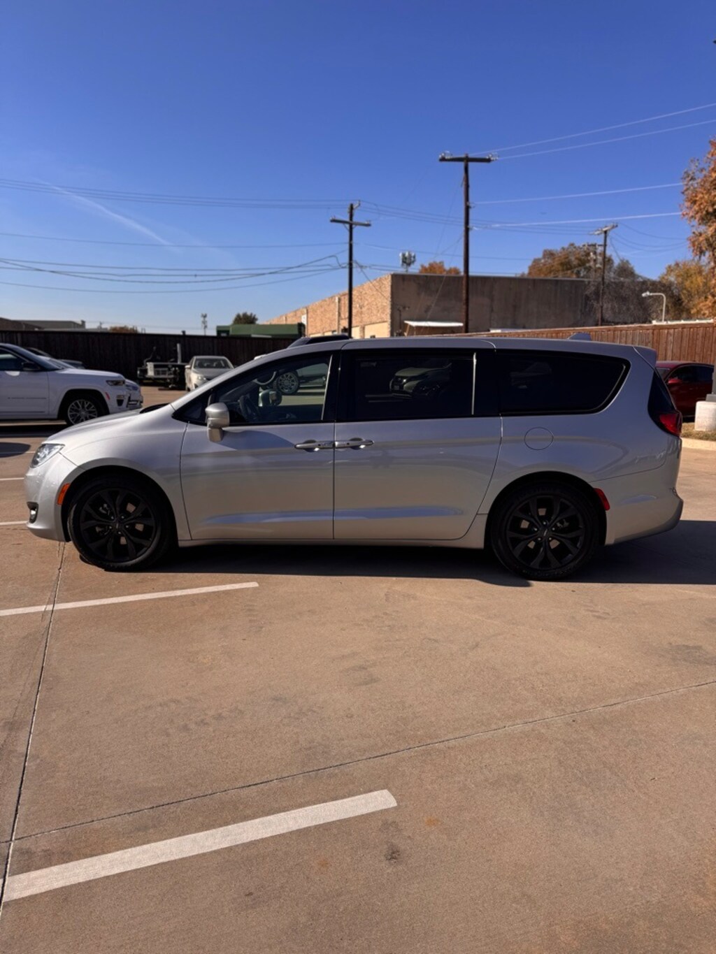Used 2018 Chrysler Pacifica Touring Plus Minivan/Van