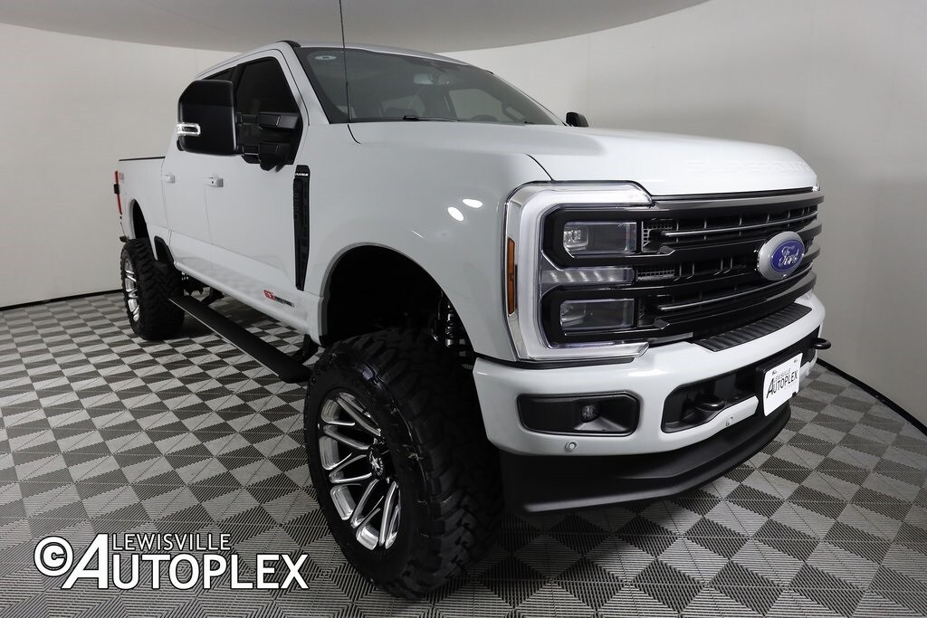 2025 Ford F-250 Platinum photo 3