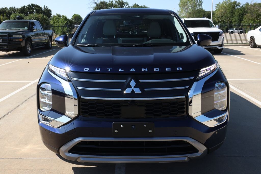 Used 2025 Mitsubishi Outlander SE SUV