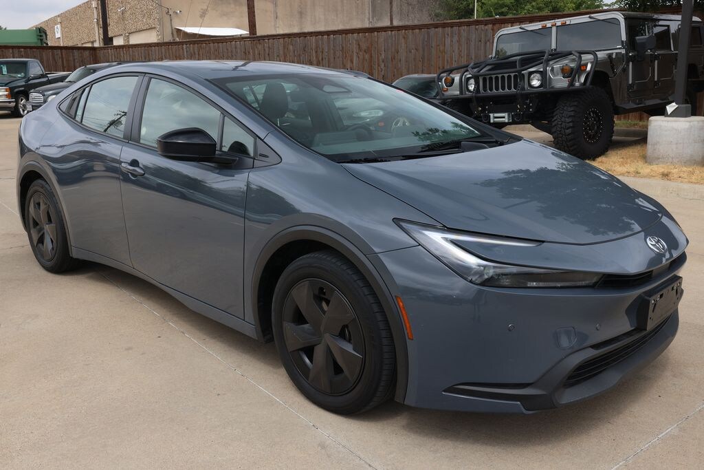 Used 2025 Toyota Prius LE Hatchback