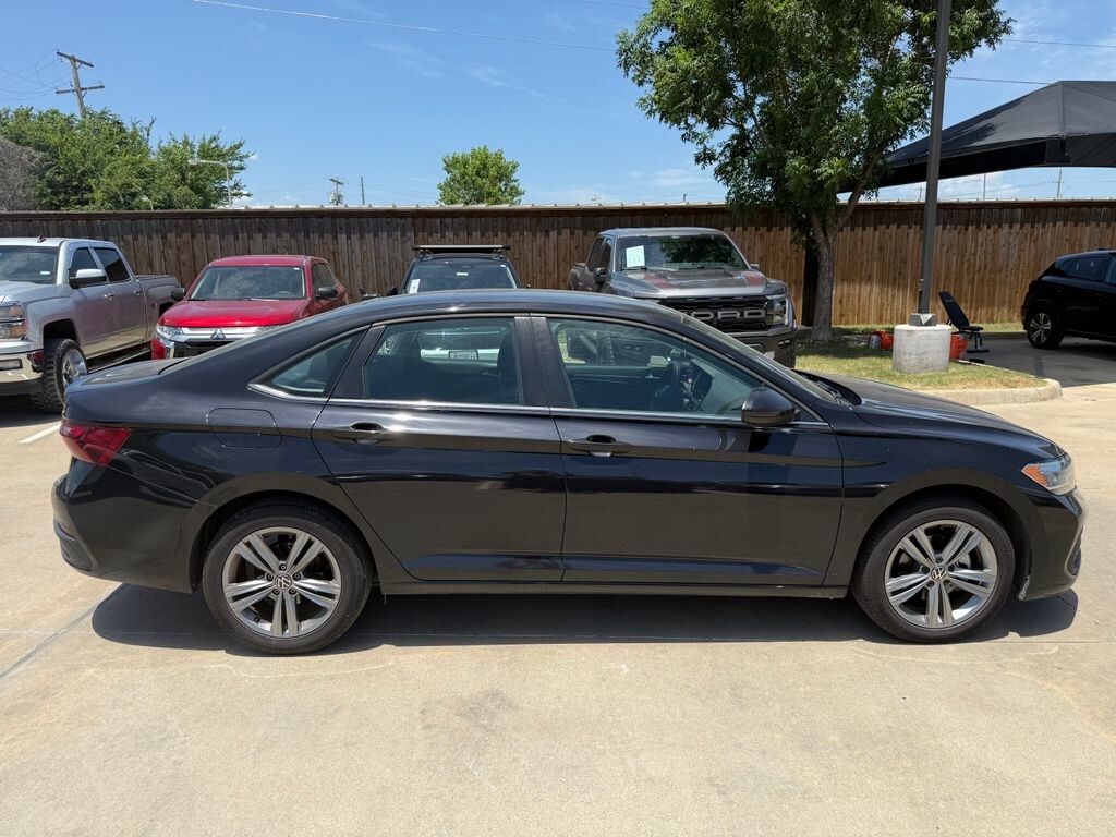Used 2024 Volkswagen Jetta 1.5T SE Sedan