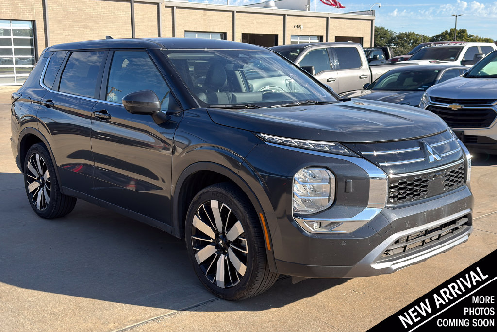 Used 2025 Mitsubishi Outlander SE SUV