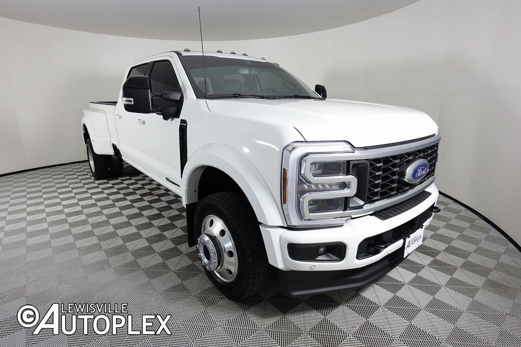 2025 Ford F-450 Platinum photo 2