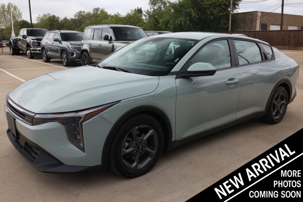 Used 2025 Kia K4 LXS Sedan