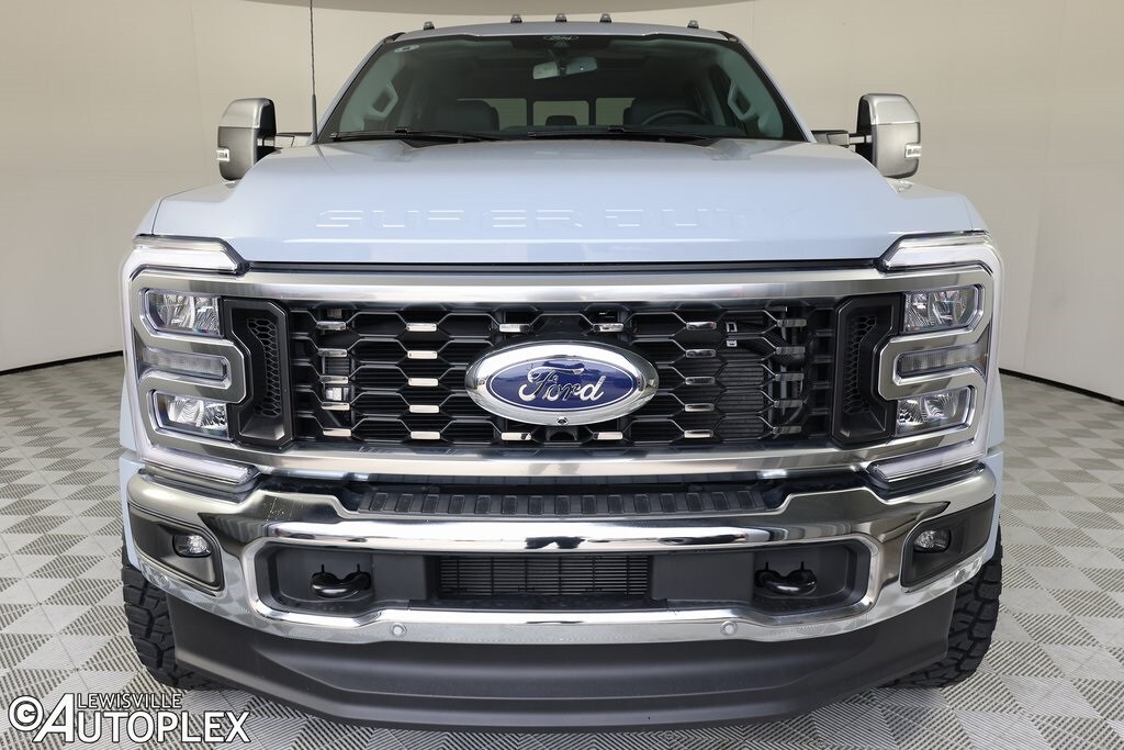 2025 Ford F-450 Lariat photo 2