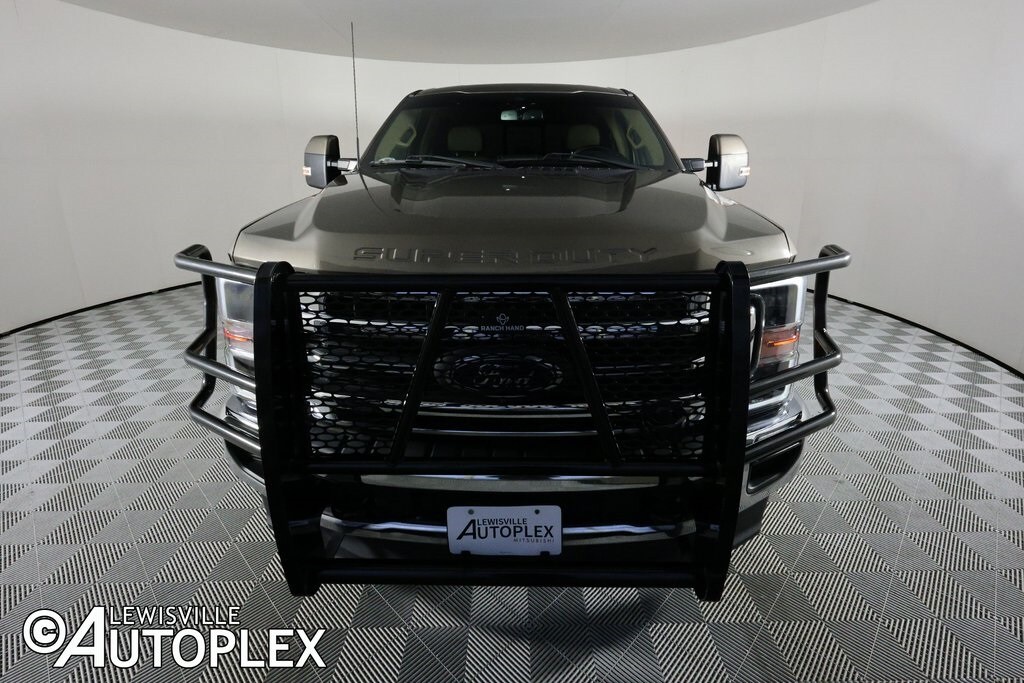 2022 Ford F-350 Lariat photo 2