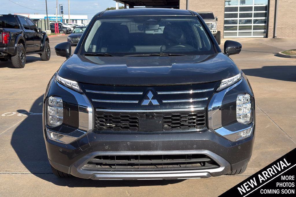 Used 2025 Mitsubishi Outlander SE SUV
