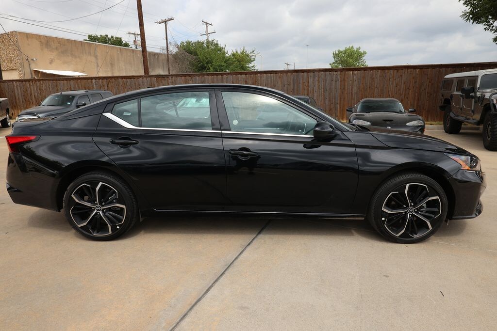 Used 2025 Nissan Altima SR Sedan