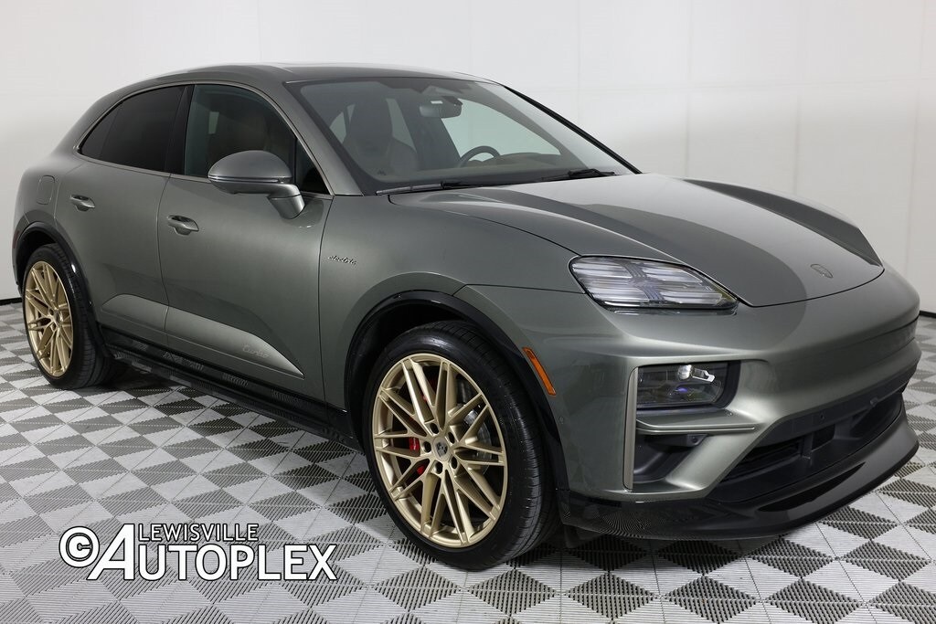 2025 Porsche Macan Electric Turbo photo 3