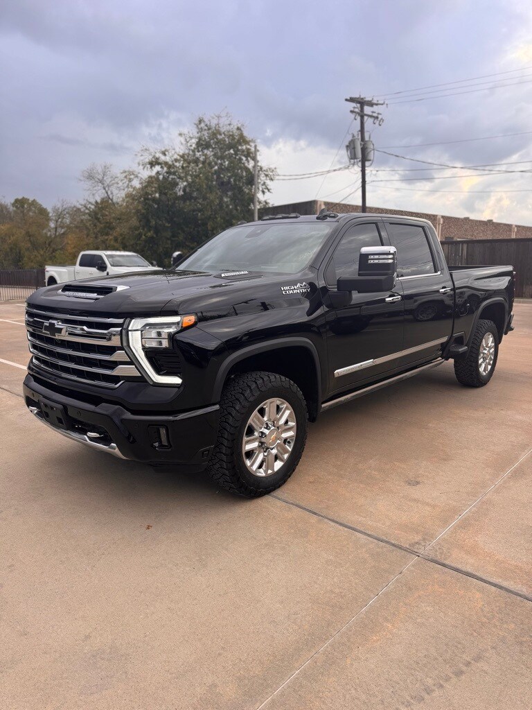 2025 Chevrolet Silverado 2500HD High Country photo 2