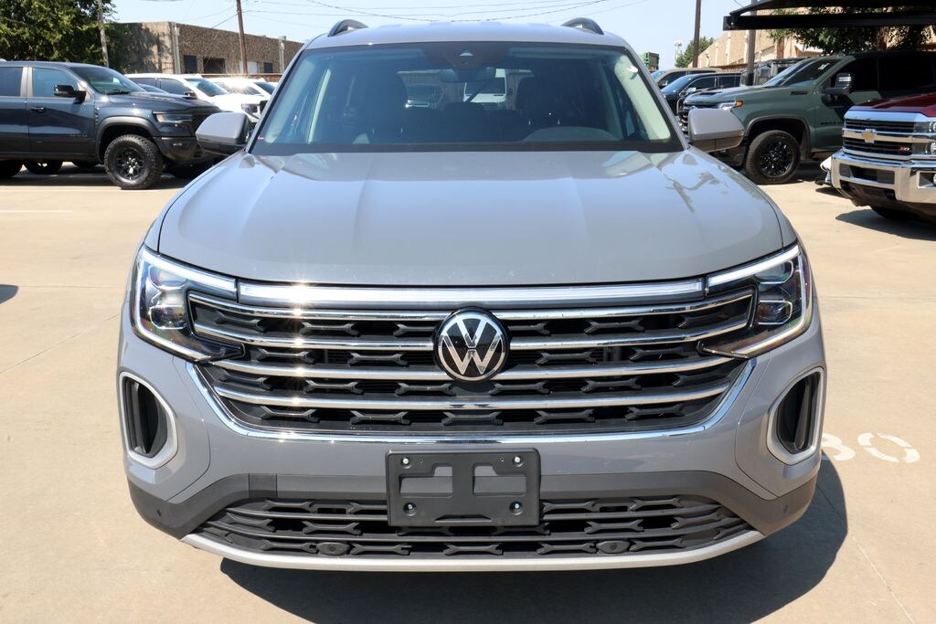 Used 2025 Volkswagen Atlas 2.0T SE w/Technology SUV