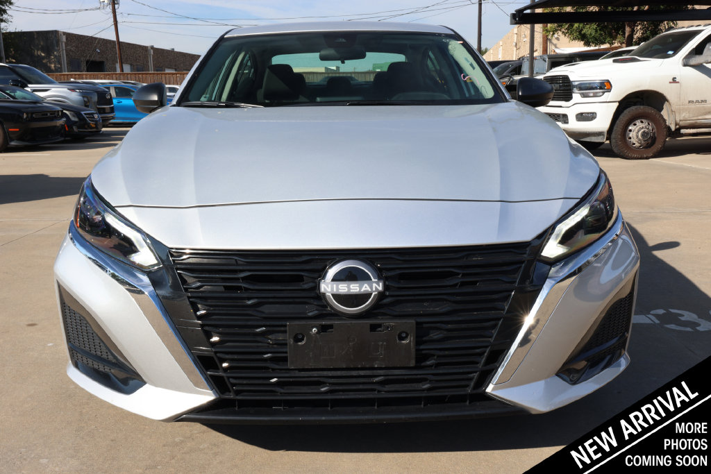 Used 2025 Nissan Altima SV Sedan