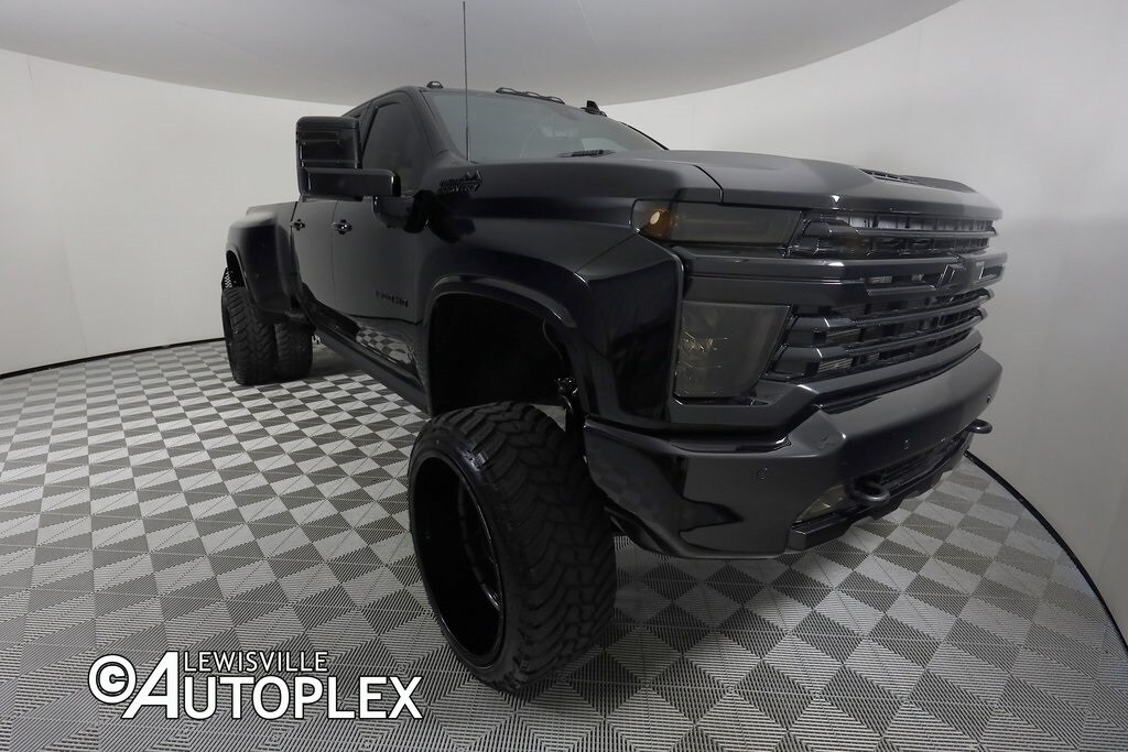 2022 Chevrolet Silverado 3500HD High Country photo 2