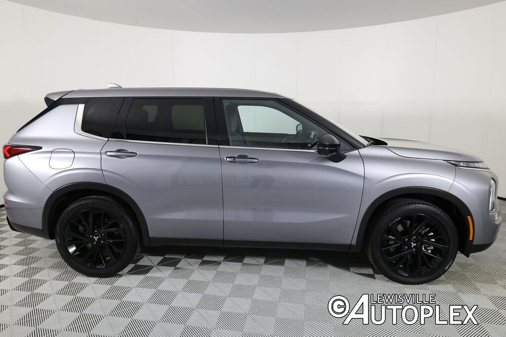 Used 2024 Mitsubishi Outlander SE Black Edition SUV