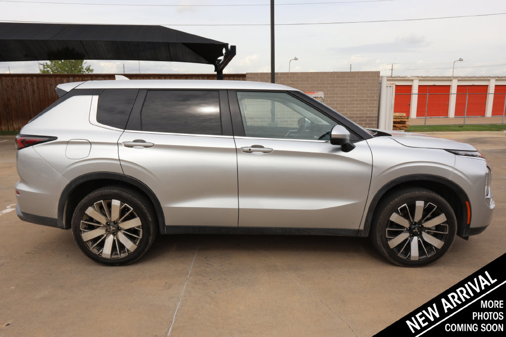 Used 2025 Mitsubishi Outlander SE SUV