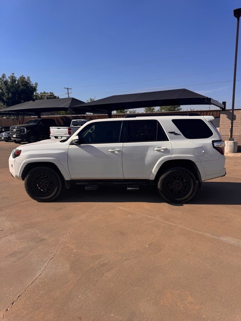 2019 Toyota 4Runner TRD Off-Road Premium photo 3