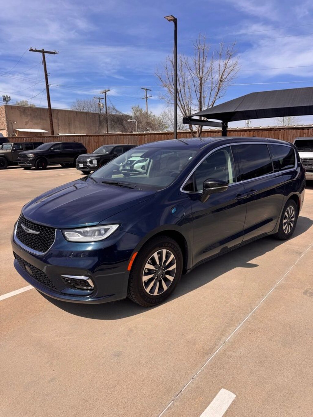Used 2024 Chrysler Pacifica Hybrid Select Minivan/Van