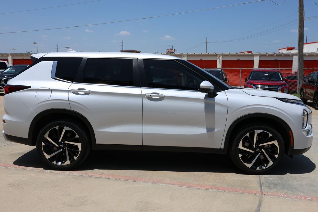 Used 2023 Mitsubishi Outlander SE SUV