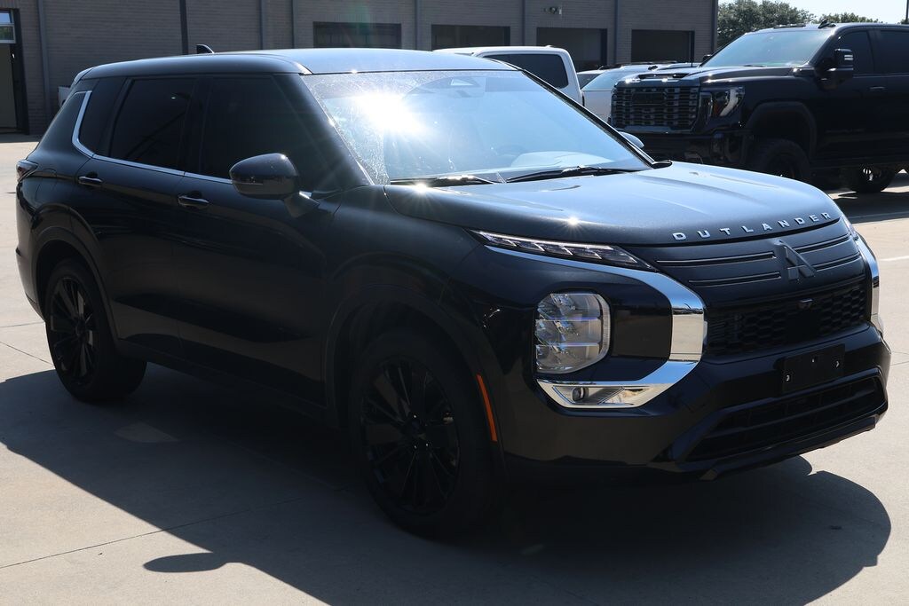 Used 2026 Mitsubishi Outlander LE SUV