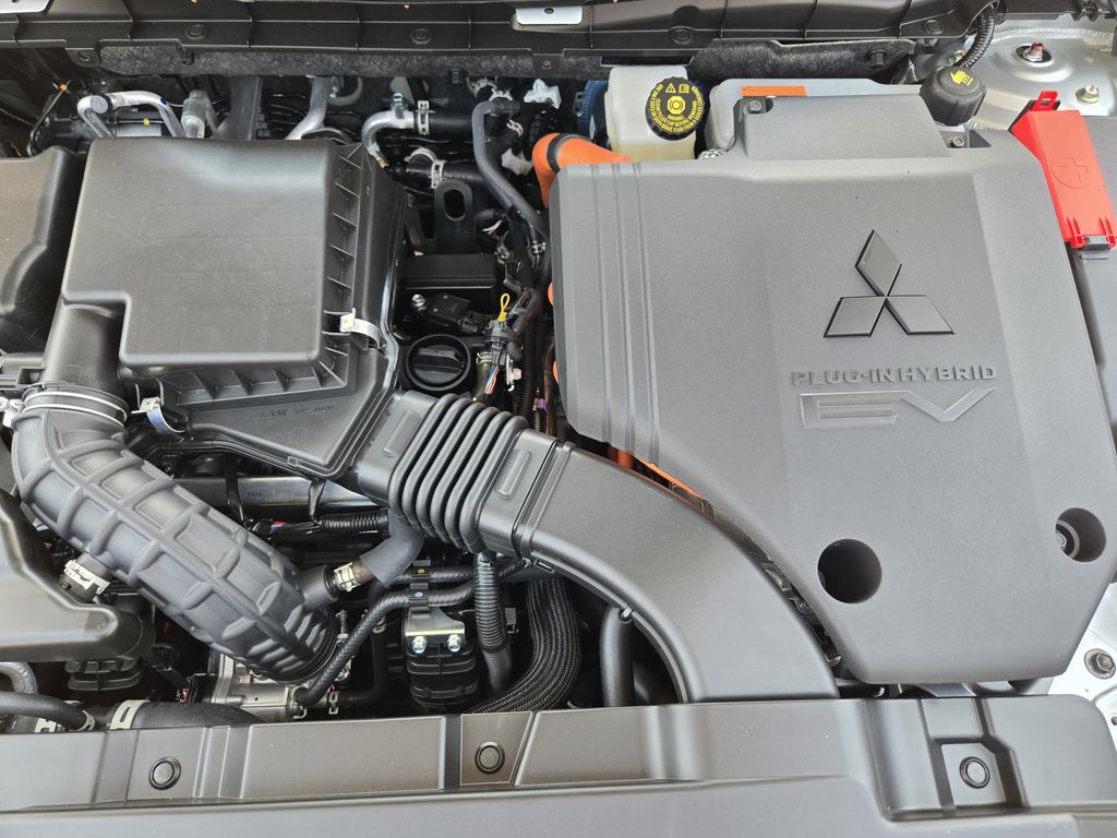 2025 Mitsubishi Outlander Plug-in Hybrid SE - Photo 21