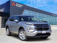 2026 Mitsubishi Outlander ES SUV