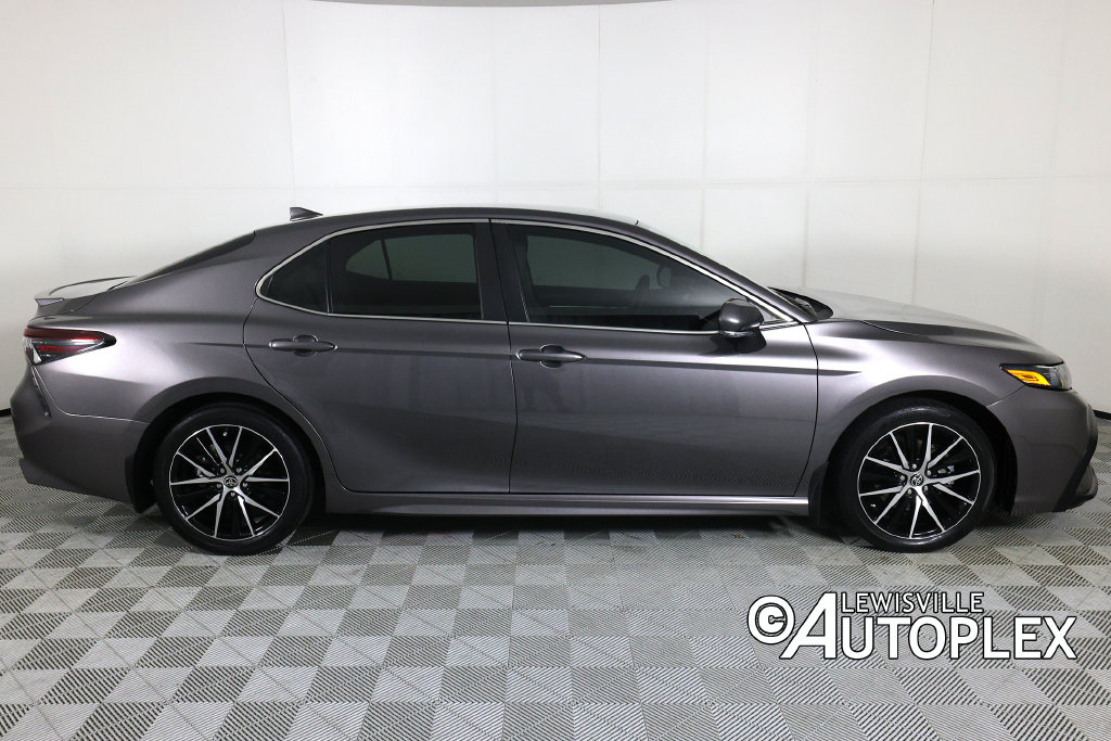 Used 2023 Toyota Camry Hybrid SE Sedan