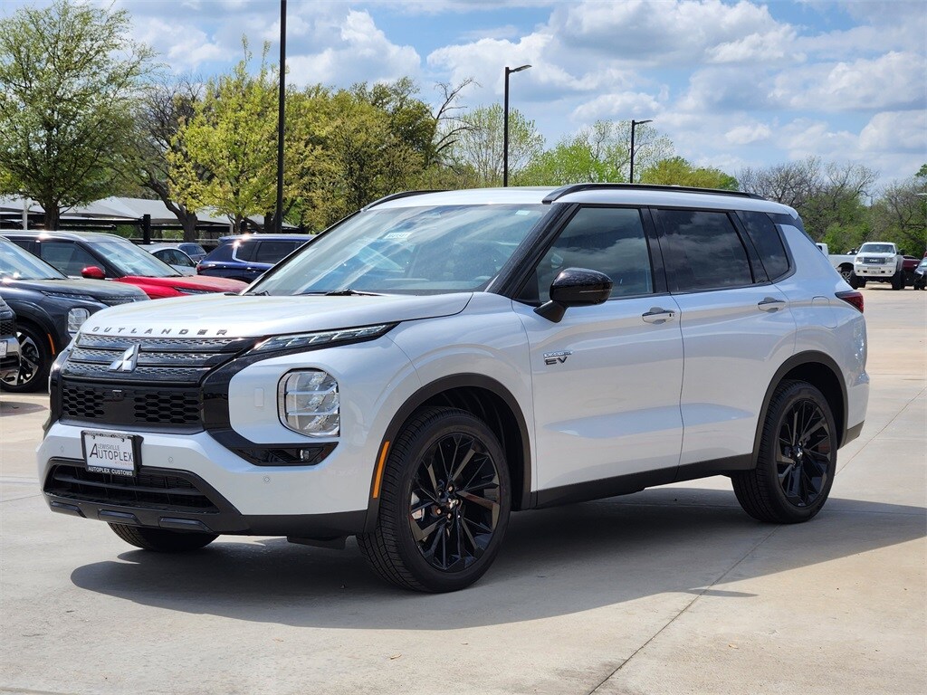 2025 Mitsubishi Outlander PHEV SEL Black Edition photo 2