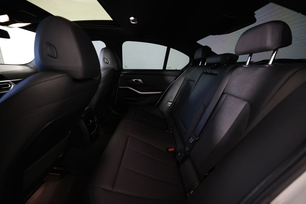 2020 BMW 3 Series 330i - Photo 13