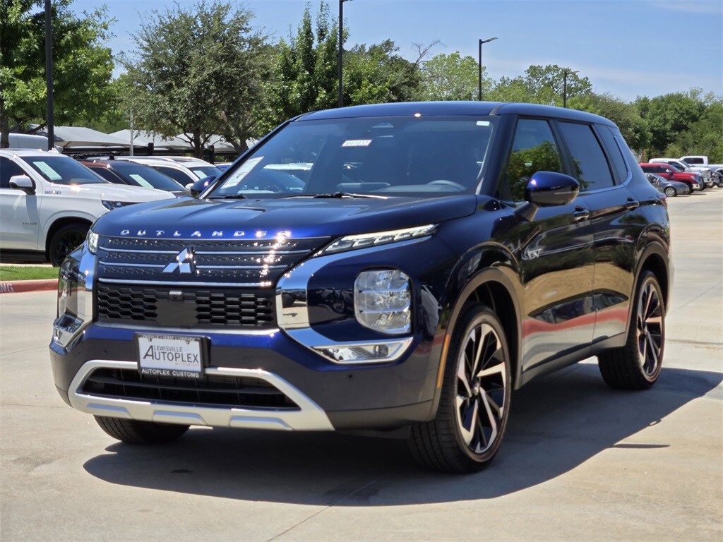 2025 Mitsubishi Outlander PHEV SE photo 2