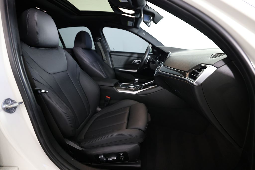 2020 BMW 3 Series 330i - Photo 10