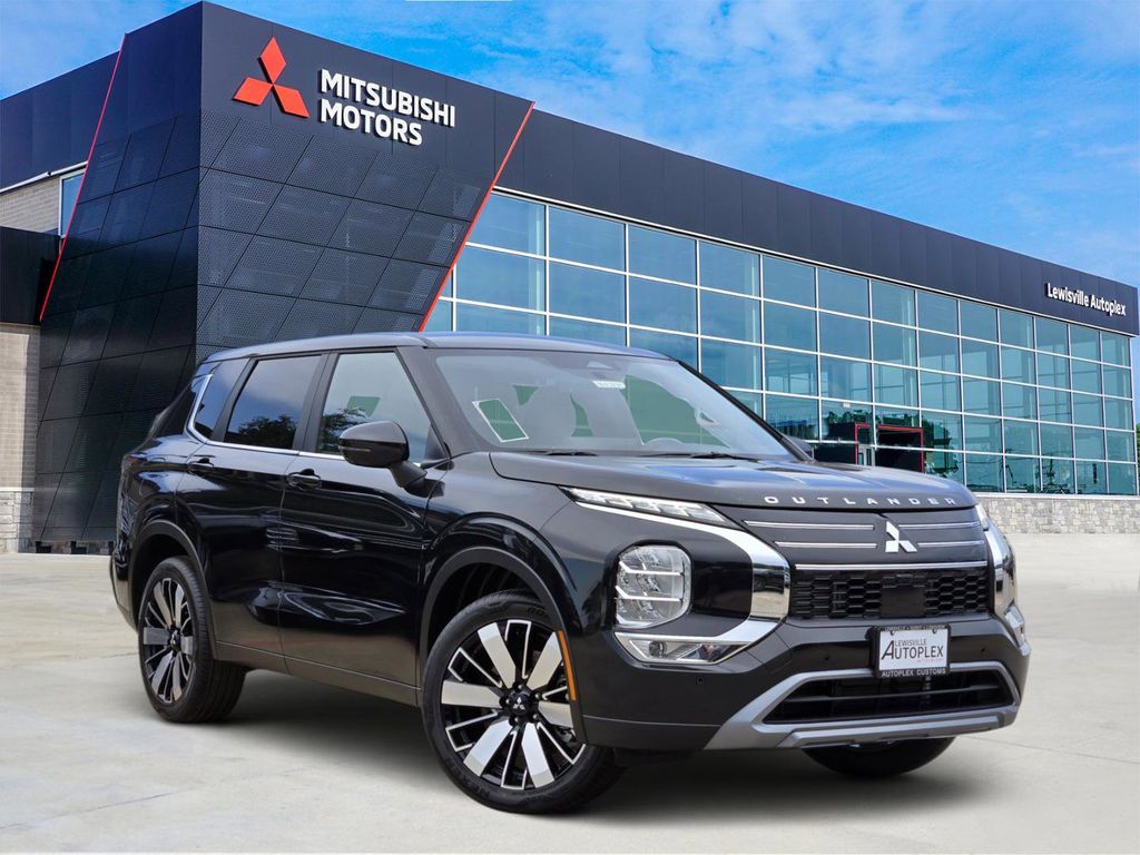 2026 Mitsubishi Outlander SE FWD's photo