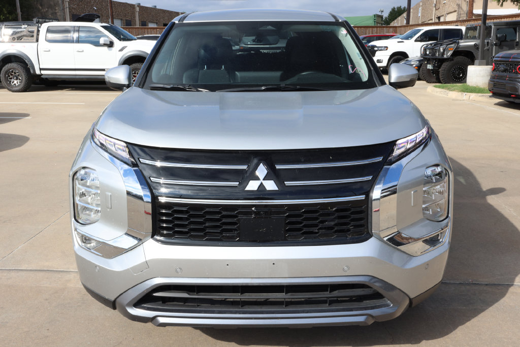 Used 2025 Mitsubishi Outlander SE SUV