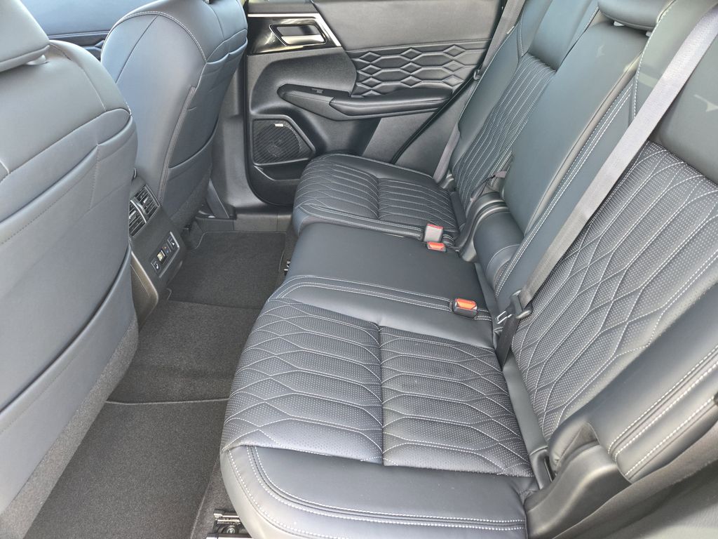 2026 Mitsubishi Outlander SEL - Photo 22