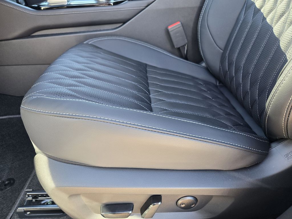 2026 Mitsubishi Outlander SEL - Photo 19