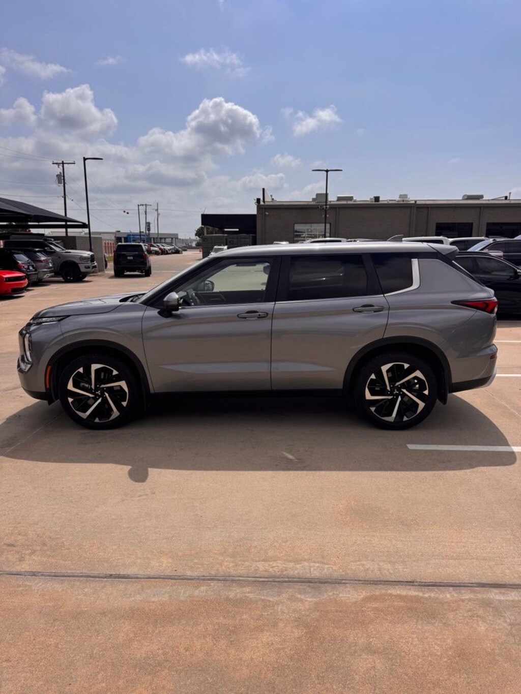 Used 2023 Mitsubishi Outlander SE SUV