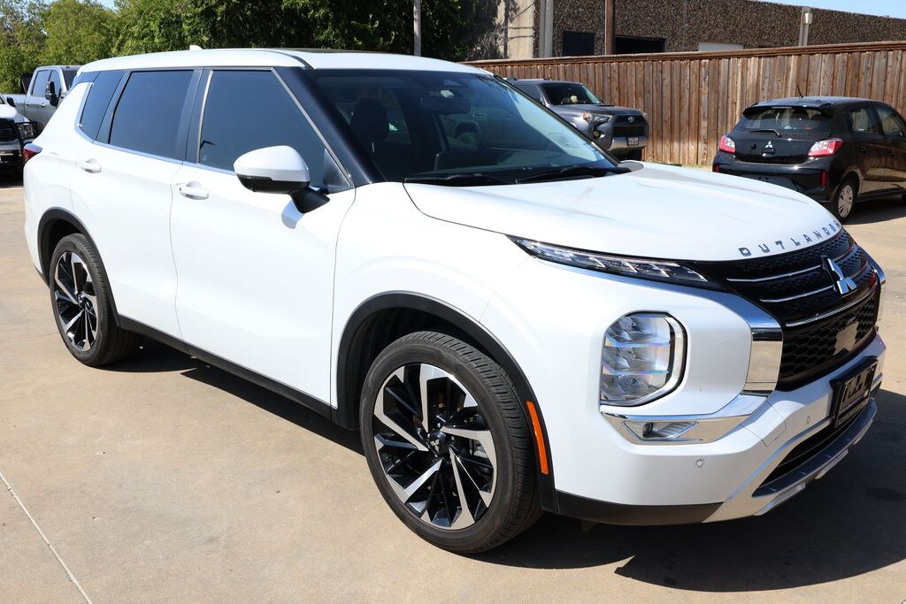 Used 2024 Mitsubishi Outlander SE SUV