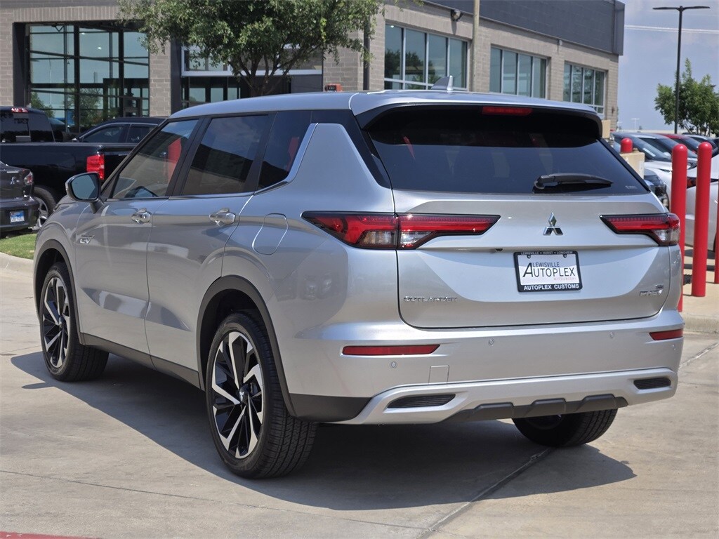 2025 Mitsubishi Outlander PHEV SE photo 2
