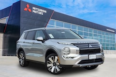 2025 Mitsubishi Outlander SE SUV