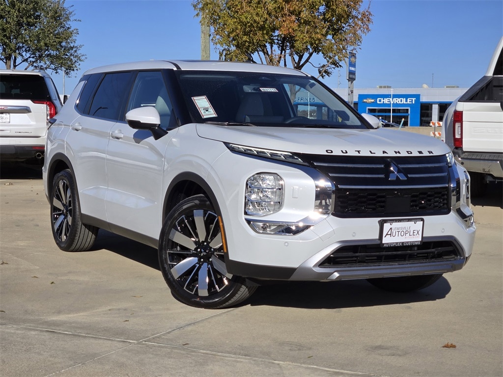 2026 Mitsubishi Outlander Trail Edition's photo