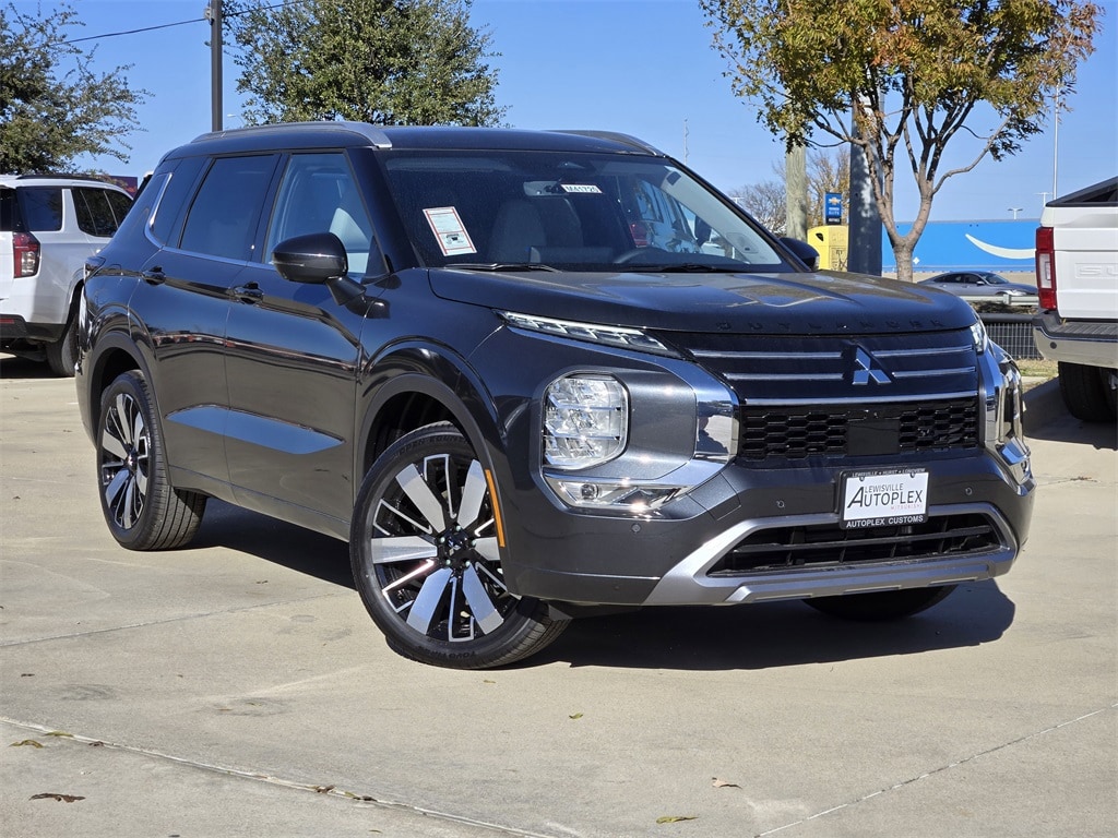 2025 Mitsubishi Outlander SEL's photo