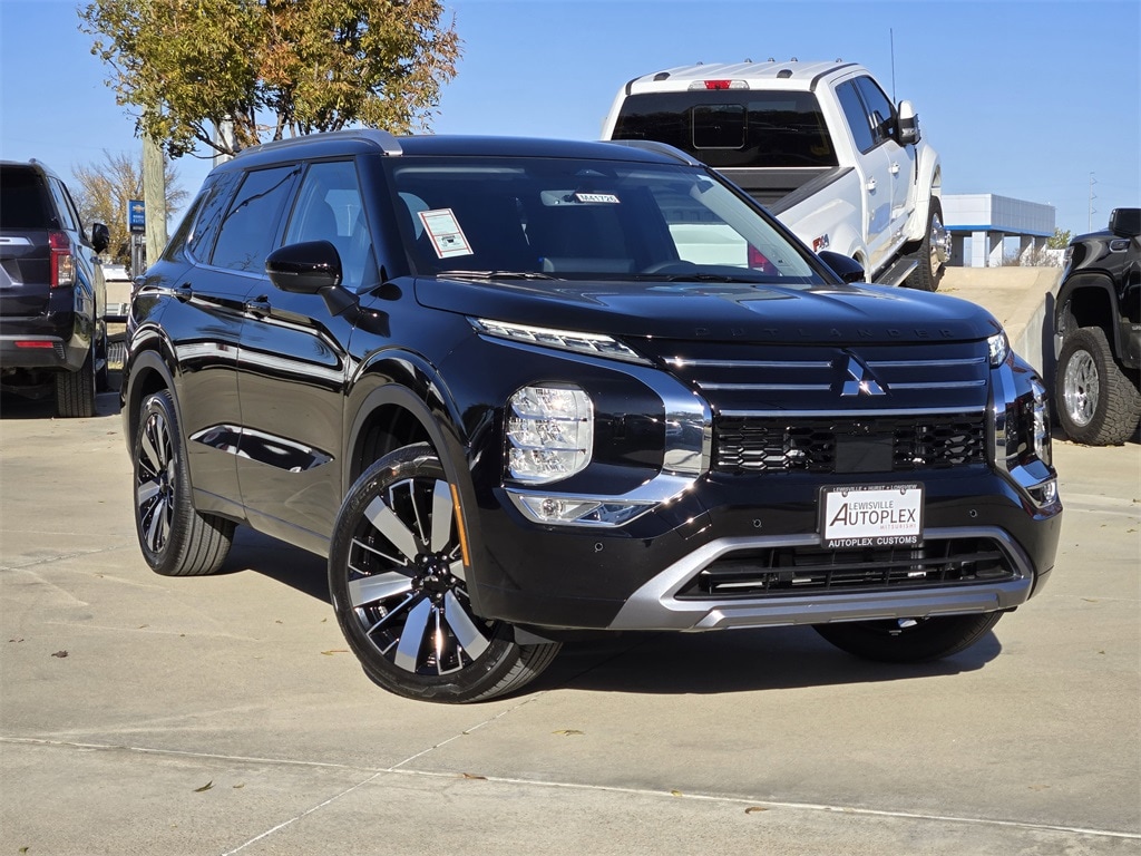 2026 Mitsubishi Outlander SEL's photo