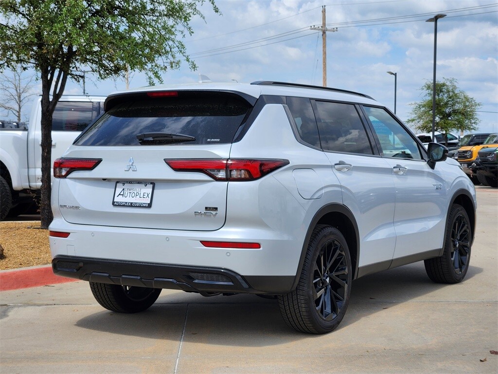 2025 Mitsubishi Outlander PHEV SEL Black Edition photo 4