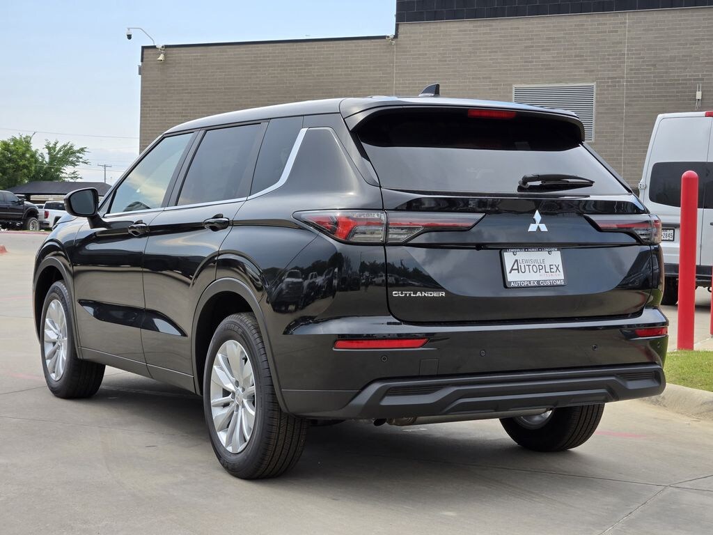New 2026 Mitsubishi Outlander ES SUV