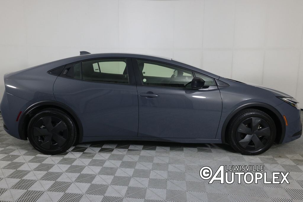 Used 2025 Toyota Prius LE Hatchback